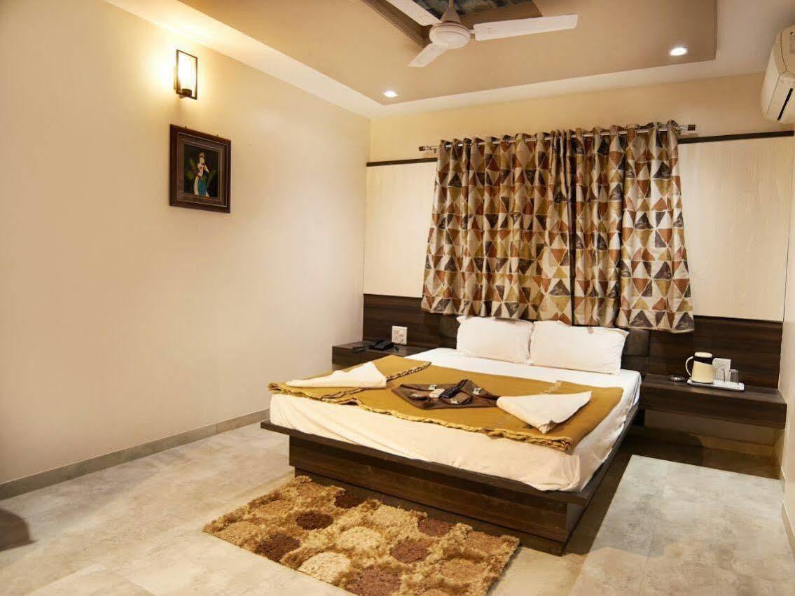 Hotel Sai Suraj Park 쉬르디 외부 사진